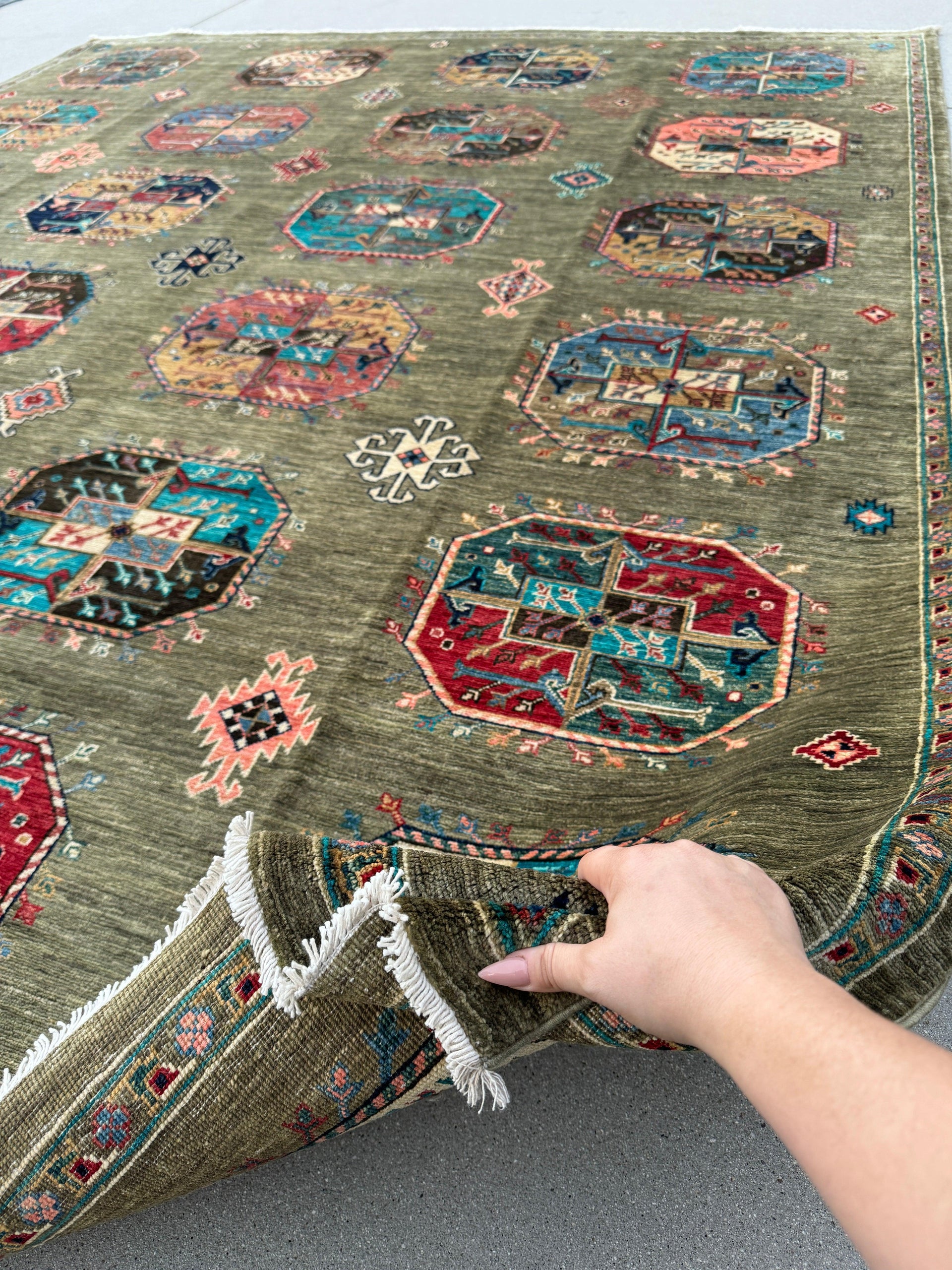 Victoria - 8x10 Area Rug