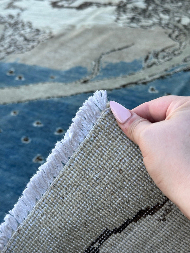 Usagi Rug Usagi - 8x11 Area Rug