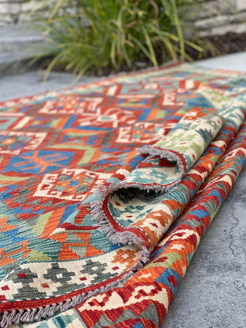 Lucy - 6x8 Kilim - The Rug Mine - Free Shipping Worldwide - Authentic  Oriental Rugs