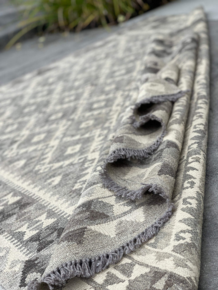 5x7 (150x200) Handmade Kilim Afghan Rug | Light Grey Gray Ivory Cream Neutral | Flatweave Tribal Nomadic Turkish Moroccan Outdoor Wool