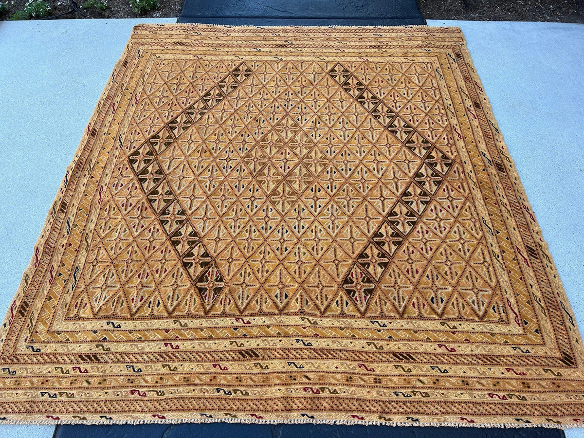 Avah - 5x6 Area Rug - The Rug Mine - Free Shipping Worldwide ...
